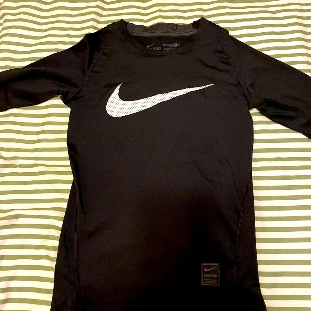 Nike pro dri fit long sleeve compression top size youth medium in black